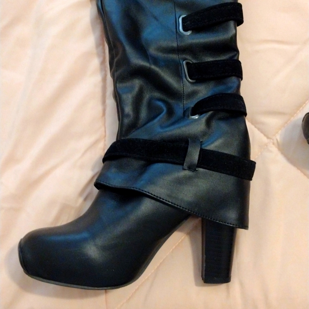 womens knee highboots w/Strap accents